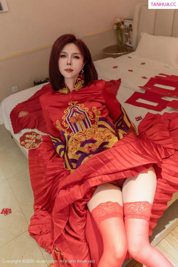   [XiuRen]高清写真图 2025.03.11 No.9995 白芷yy 丝袜美腿第11张图片
